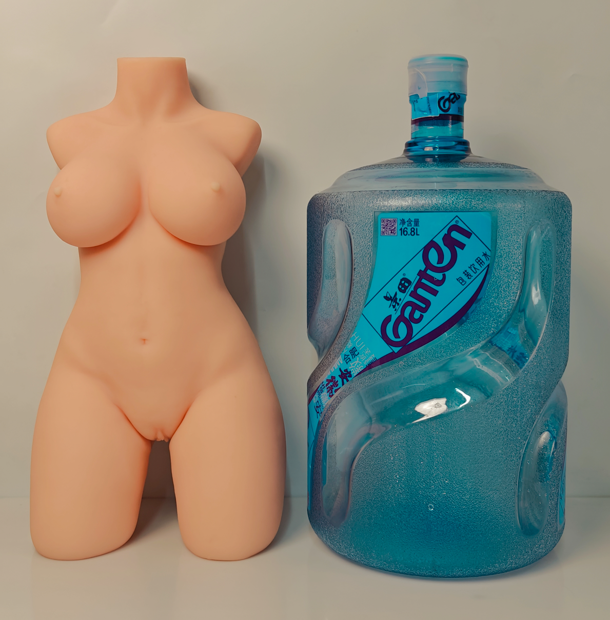 半岛老湿➡️RQS魅惑生腰,主打爱与陪伴的纤细型半身少女