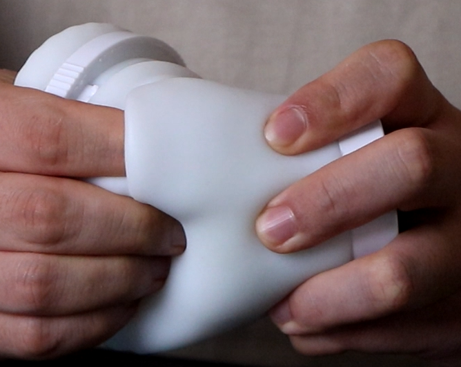 【老八测评】GXP艾萝机娘电动版：披着好看皮囊的红粉骷髅，设计应该给美术磕一个